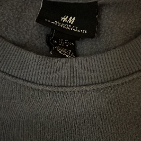 H&M Grayish Blue Crew Sweatshirt Medium - Picture 2 of 2